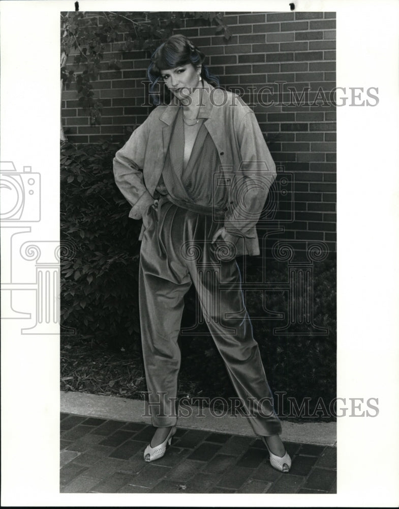 1982 Press Photo John Anthony Fashions at Milgrums - cvb09316 - Historic Images