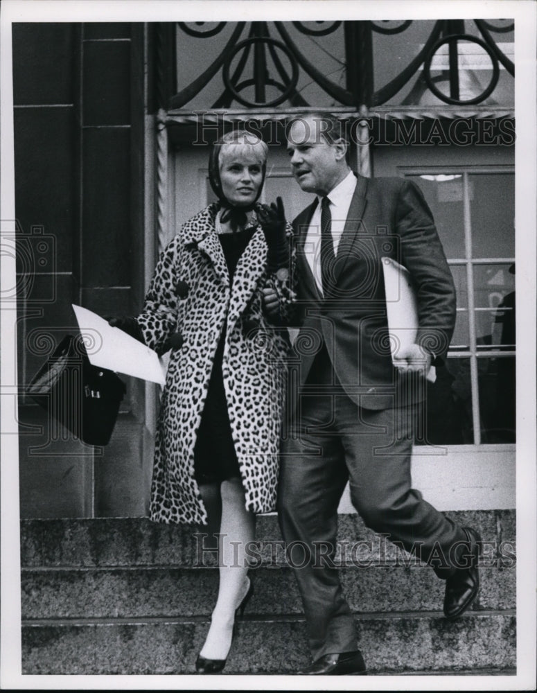 1966, Mr. and Mrs Samuel H. Sheppard, Murder Retrial - cvb09535 - Historic Images