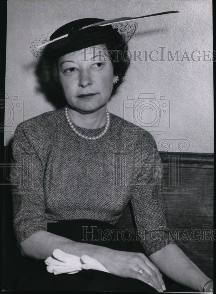 1954, Mrs. G.R. Brown - cvb09549 - Historic Images