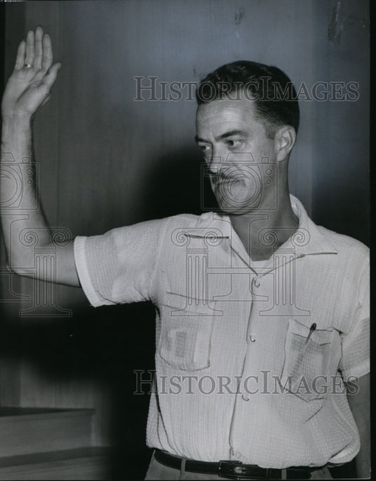 1954 Press Photo Bay Village Police Sgt. Jay Hubach-Sheppard murder trial- Historic Images