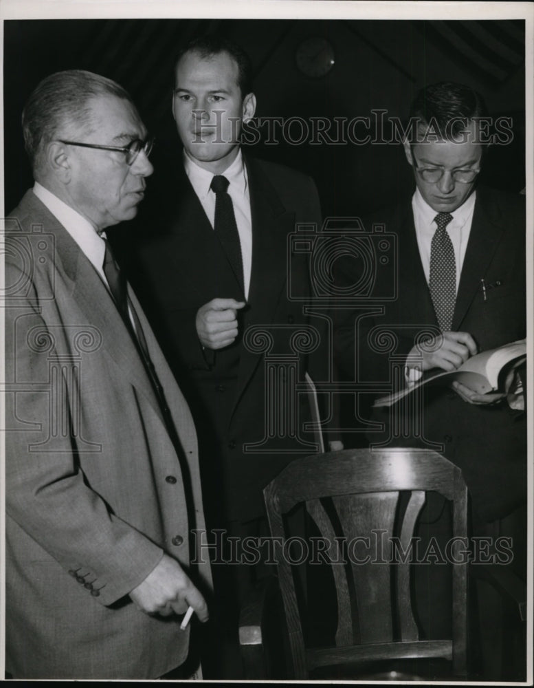 1954 Press Photo Fred W. Garmone, Dr. Samuel H. Sheppard and William H. Corrigan - Historic Images