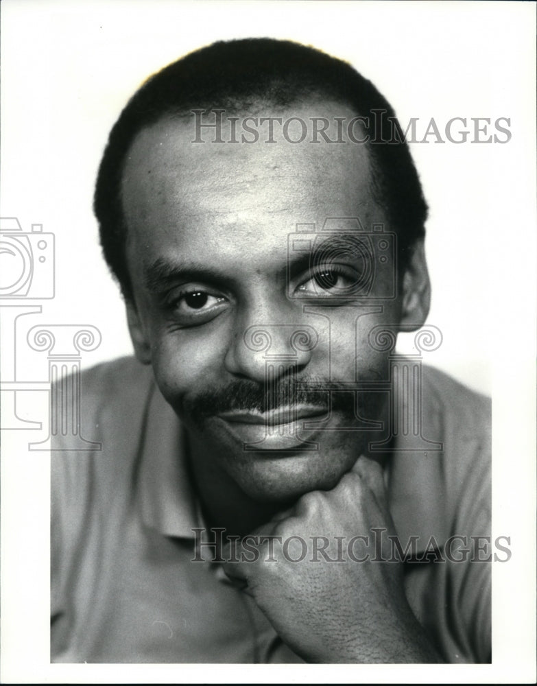 1986 Press Photo Ray Almond, Karamu Playhouse, Director of Peacemaker - Historic Images