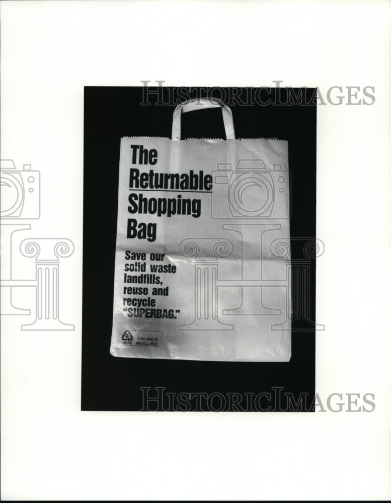 1990 Press Photo Grocery bag-returnable shopping bag - cvb09880 - Historic Images