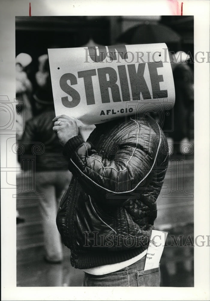 1979 Press Photo David J. Phillips, 25, a teacher at Charles Elliot Jr. - Historic Images