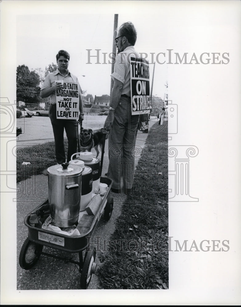 1978, Math Teacher Bill Kemmett with his guide dog Hope - cvb09918 - Historic Images