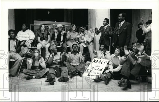1980 Press Photo Board of Ed. sit in singing songs - cvb09922 - Historic Images