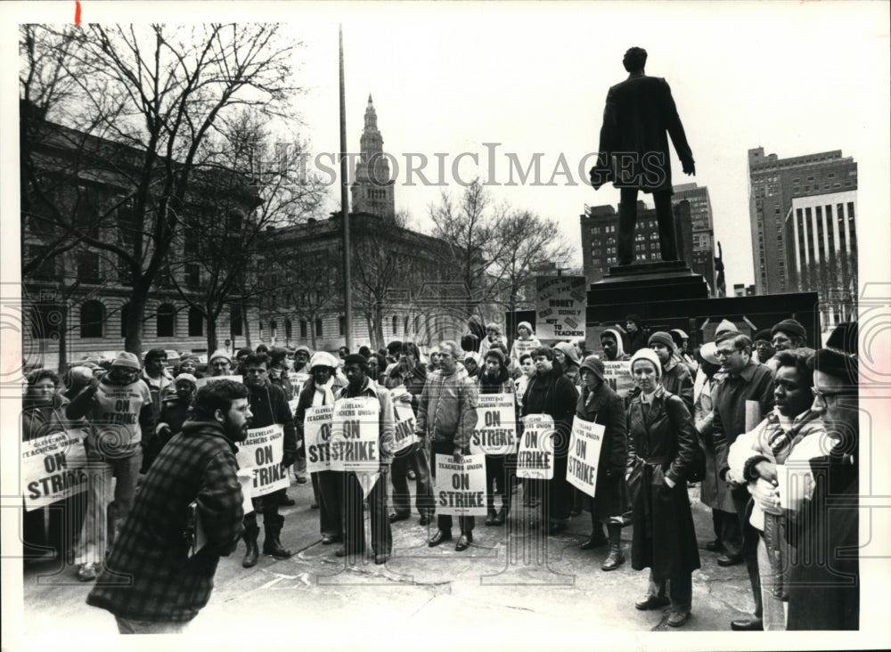 1979 Press Photo Cleveland School teachers-strike - cvb09930 - Historic Images