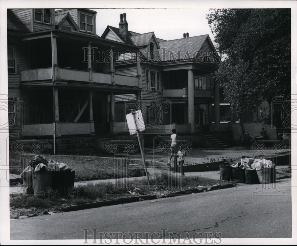 1970 Cleveland Garbage collectors-strike-Historic Images