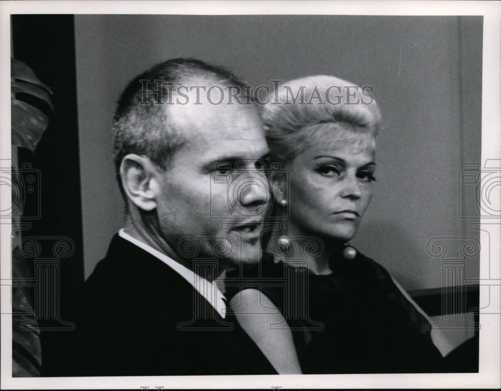 1964 Sam &amp; Mrs. Sheppard at Mike Douglas Program-Historic Images