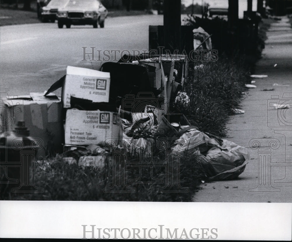 1972, Akron Garbage Collectors on Strikes - cvb09967 - Historic Images