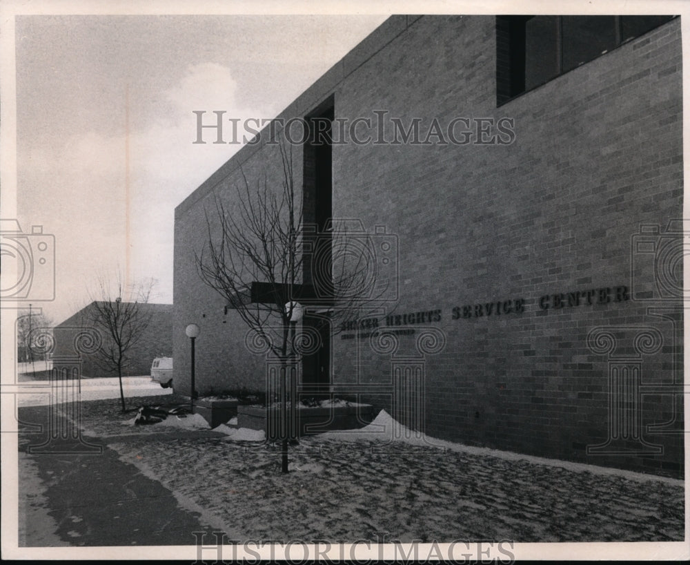 1971 Press Photo Shaker Heights Servies Center, 15600 Chargrin Blvd. - cvb09990 - Historic Images