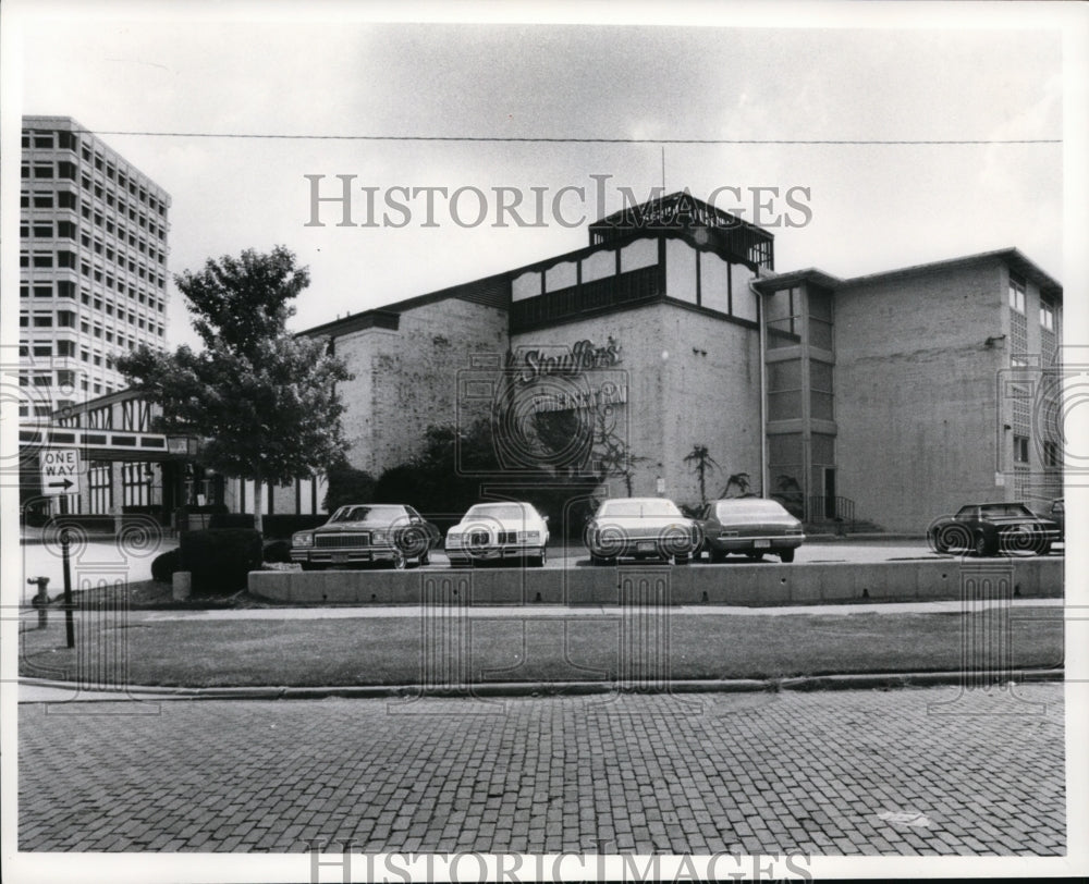 1976 Press Photo Shaker Heights Bldgs., Warrensville &amp; Chargin, Ohio - cvb09991 - Historic Images