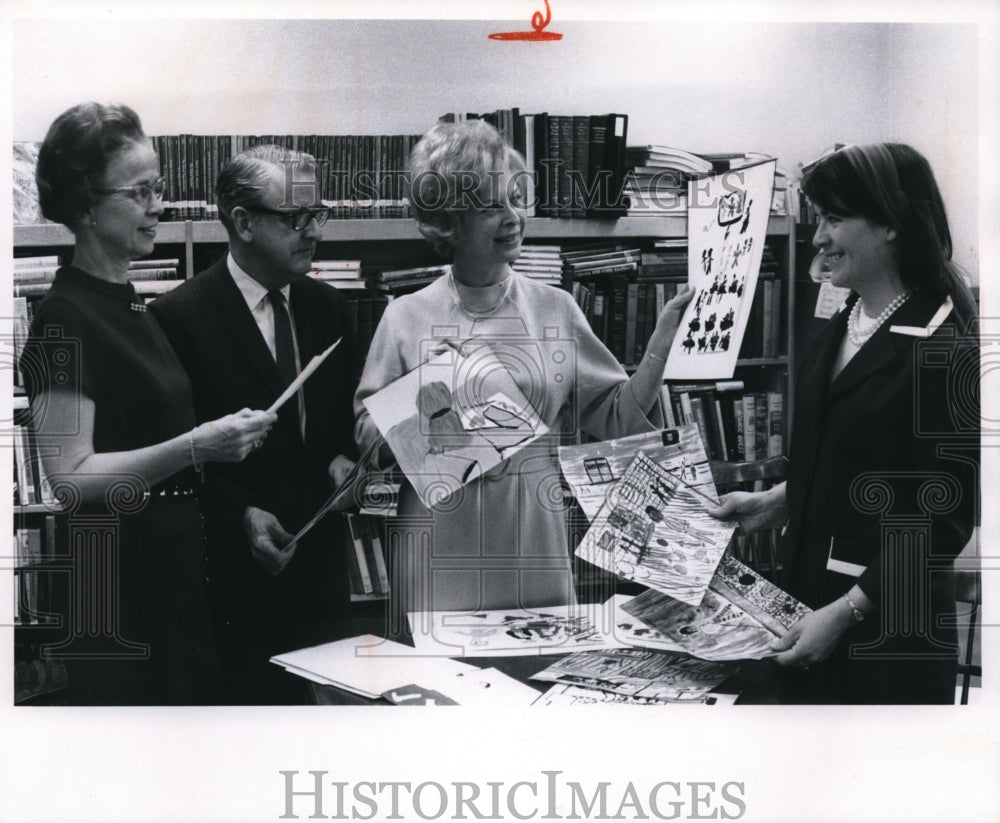 1969 Mrs Alexander Orfirer, league president and Mrs Stephen Mahoney-Historic Images