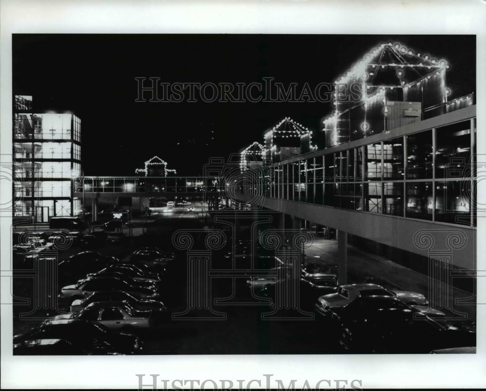 1990 Press Photo Playhouse Square Center parking Garage - cvb10091 - Historic Images