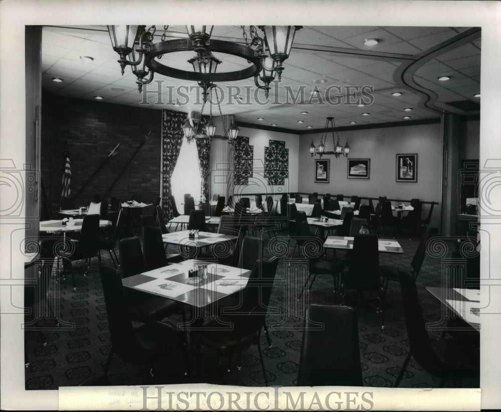 1970 Press Photo Brown Derby Restaurant in Kent - cvb10177 - Historic Images