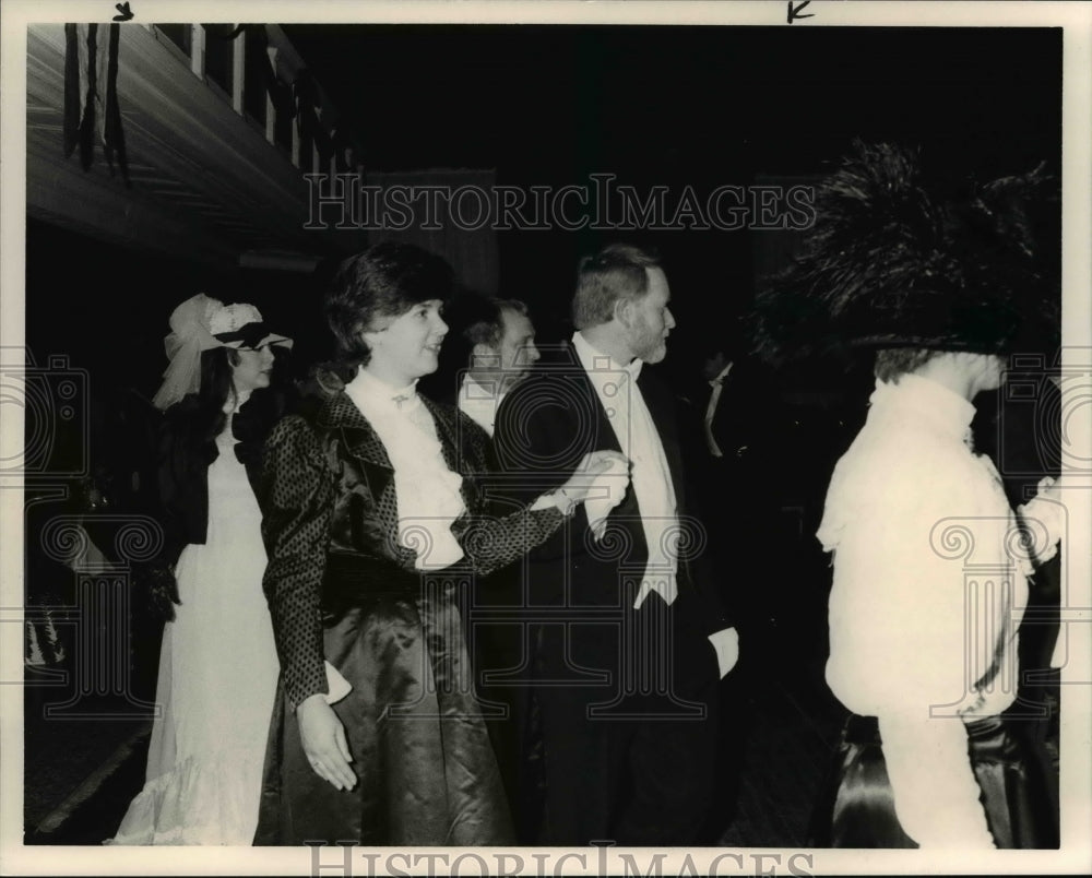 1985 Press Photo James and Anita Woodward at theOhio City Ball, Ohio City, Ohio. - Historic Images