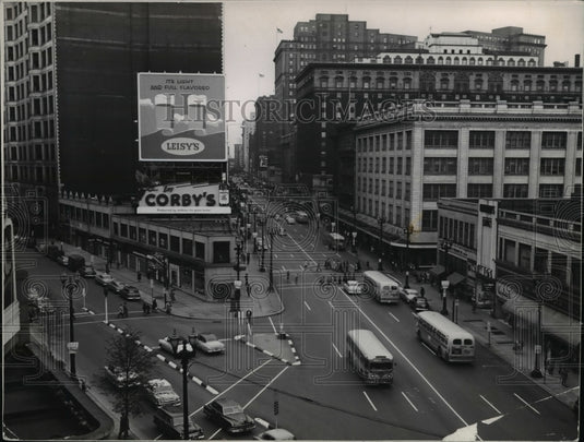 1954 Press Photo The pil-shaped building on the corner of Hurow & Euclid St - Historic Images