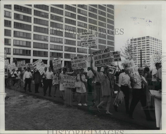 1968, Hubert H Humphrey, Presidential campaign visit in Cleveland - Historic Images