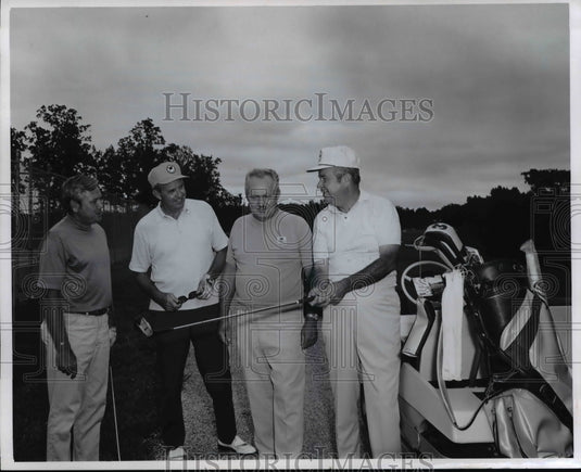 1970 Press Photo Governor James A Rhodes of Ohio &Don Clarkson, Don Hilliker - Historic Images