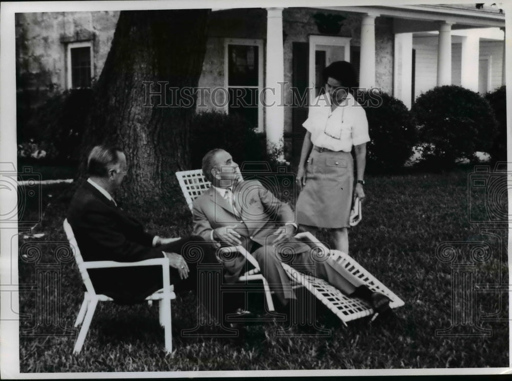 1969 Press Photo Former President Lyndon Johnson interviewed by Walter Cronkite - Historic Images