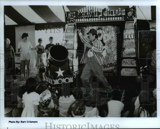 1986 Press Photo Backyard Circus- Cuyahoga County Fair's Gazebo - cvb10561 - Historic Images