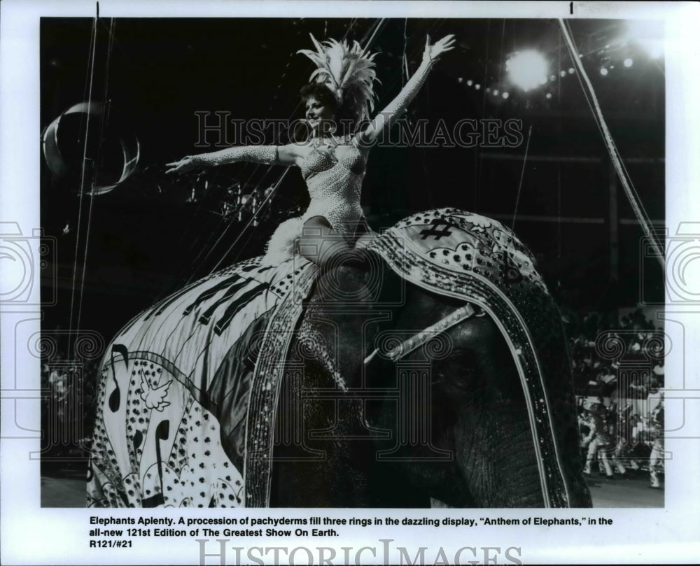 1992 Press Photo Anthem of Elephants in the Greatest Show on Earth - cvb10573 - Historic Images