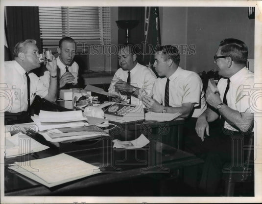 1963 Press Photo L-R; Gov. J. Rhodes, R. Krabach, R. Martin, G. Wilson & W. Ward - Historic Images