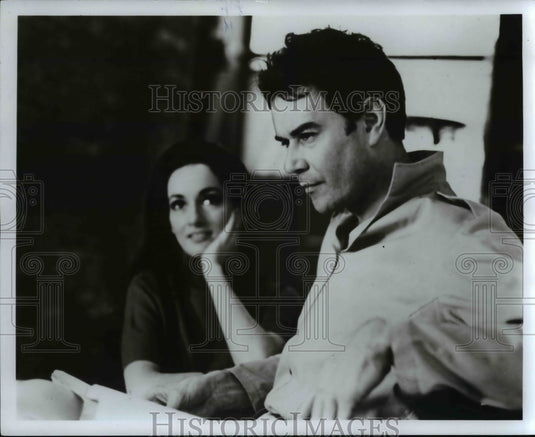 1972 Press Photo Laurence Luckinbill and Robin Strasser - cvb10649 - Historic Images