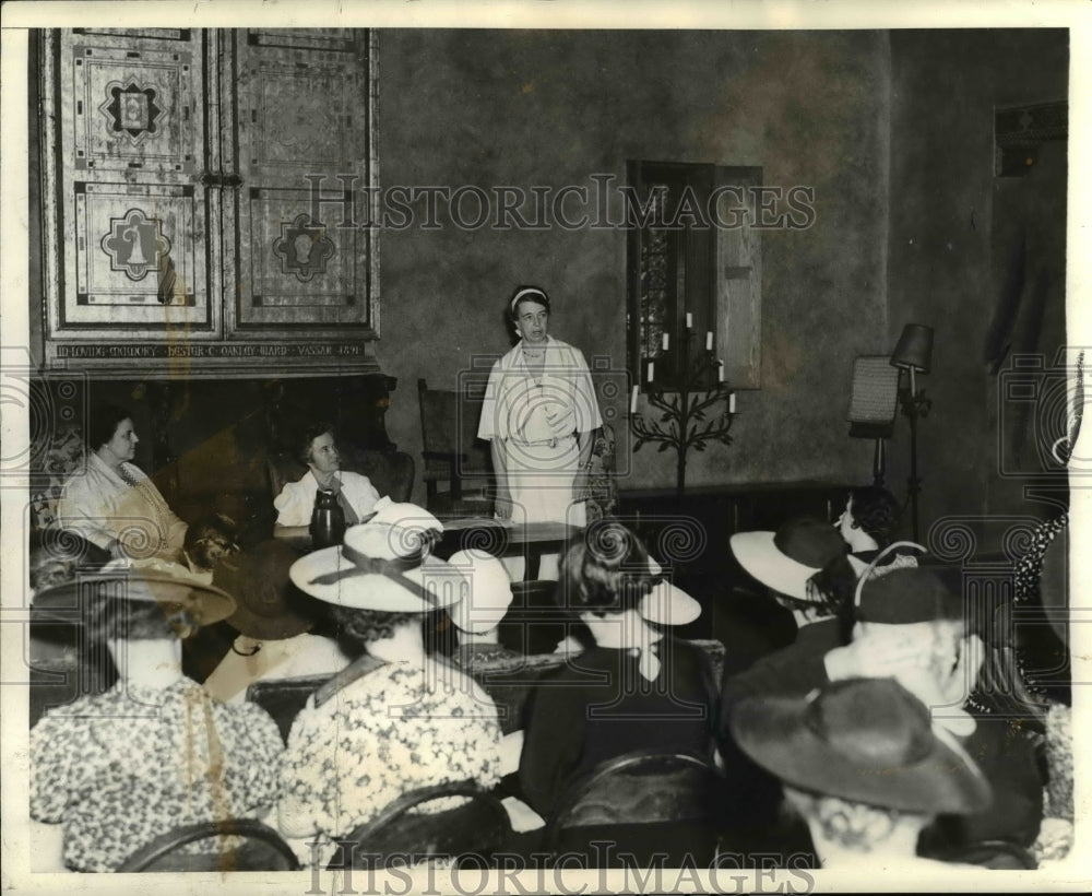 1937, Mrs. Franklin Roosevelt-New York State Conference - cvb10665 - Historic Images