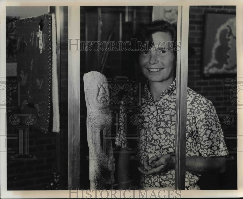 1973 Ellen Walters with  carved whalebon Mosquito Biting Man-Historic Images