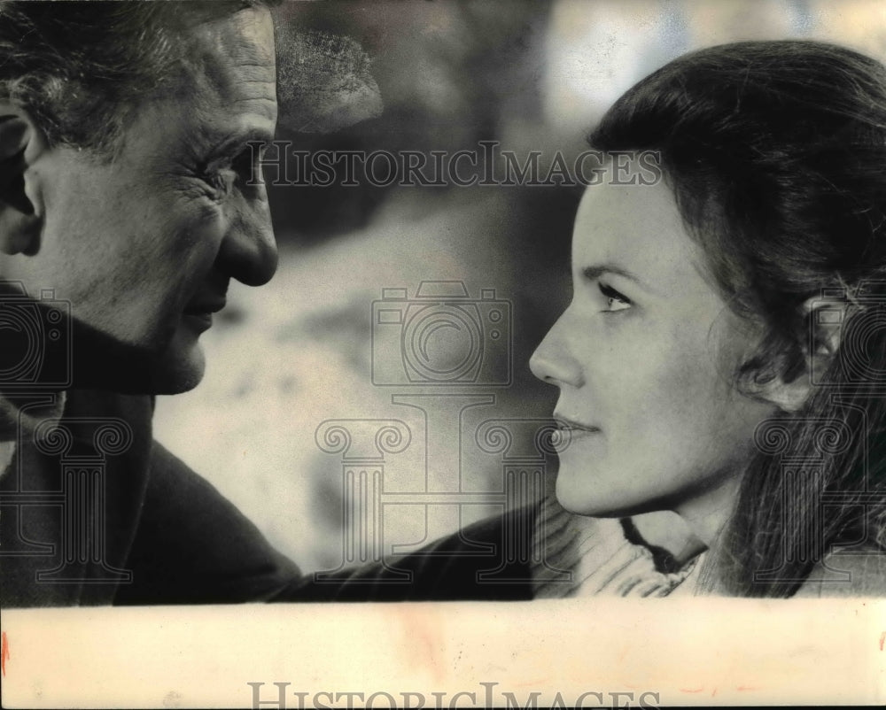 1971 Press Photo George C. Scott & Trish Van Devere face each other - cvb10880 - Historic Images