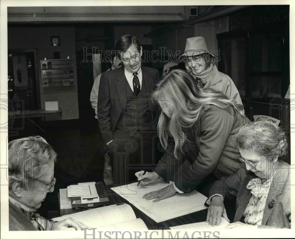 1986 Press Photo Mayor George V. Voinovich - cvb10965 - Historic Images