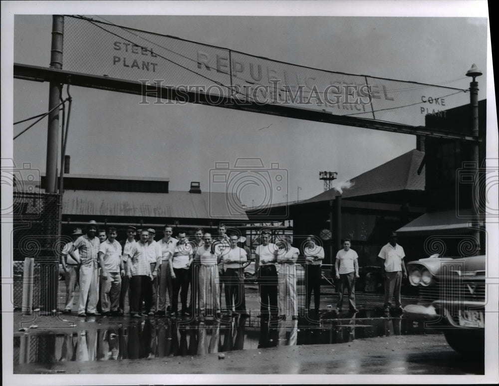 1959 Press Photo Republic Steel strike-Cleveland Ohio - cvb11082 - Historic Images