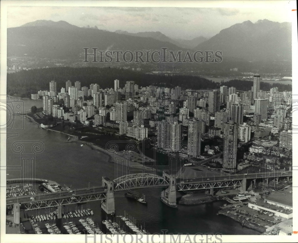 1977 Press Photo Vancouver West End-Canada - cvb11095 - Historic Images