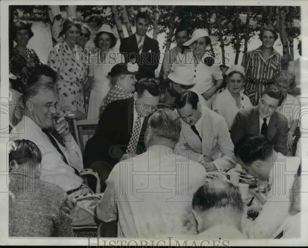 1945, Hyde Park Press Conference - cvb11277 - Historic Images