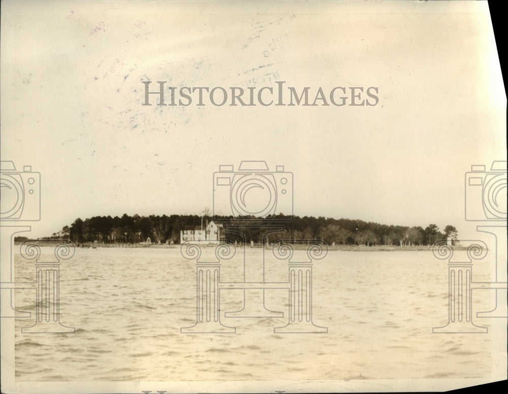 1933, President Elect Roosevelt' Refuge from State Cares - cvb11306 - Historic Images