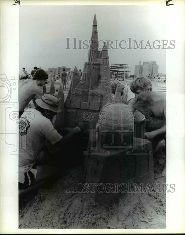 1986 Press Photo Winner &quot;King of the Hill&quot;, Bill Maling and his team - cvb11371 - Historic Images
