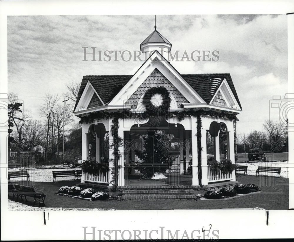 1989 Press Photo The Gazeboo in Aurora, Ohio - cvb11606 - Historic Images