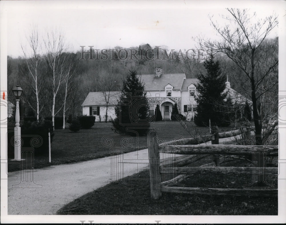 1965 Home on River Road near Mayfield Rd, Gates Mill, Ohio-Historic Images