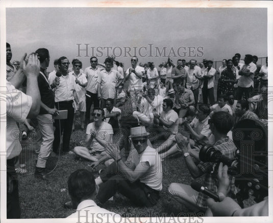 1970, Bus drivers meet - Edgewater Park - cvb11703 - Historic Images