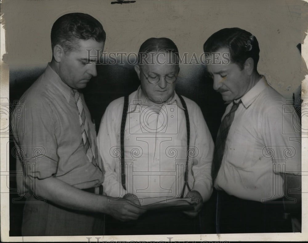 1939 Press Photo L-R; Deputy Sheriff Paul McDevitt, Jack Gillespi & Pat Lyons-Historic Images