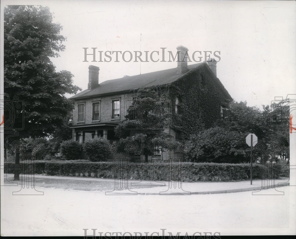 1953 Press Photo Part of Fugitive slave underground at 1603 Walnut Blvd, Ashtabu - Historic Images