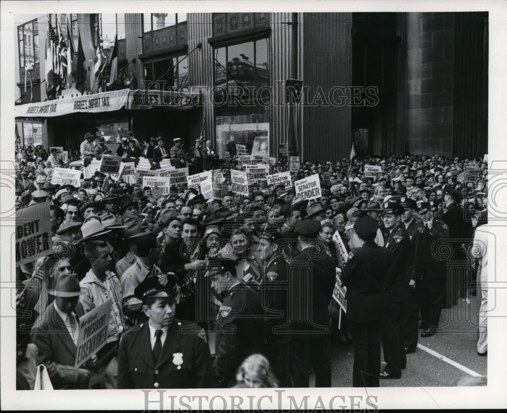 1950 Press Photo huge crowd to see Pres Dwight Eisenhower in Cleveland - Historic Images