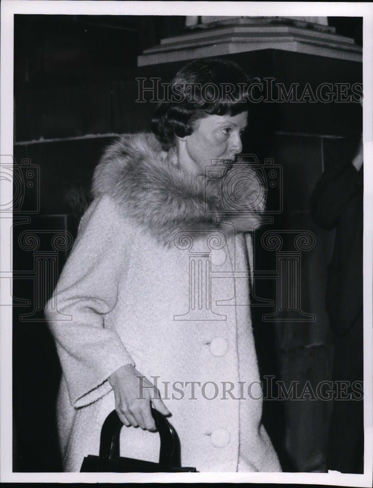 1966 Press Photo Mrs Norma Koch, alternate juror at Dr Samuel H Sheppard trial - Historic Images