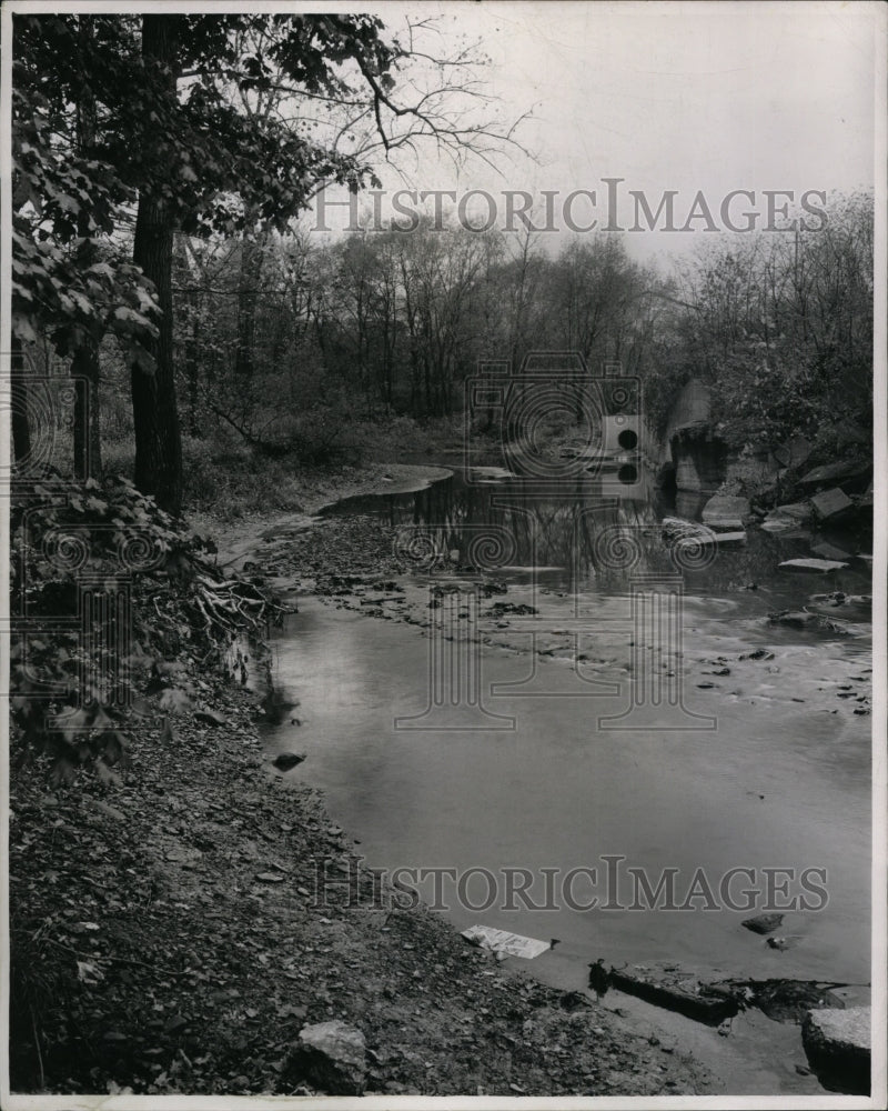 1948 Press Photo Euclid Creek looking South from NKP Tracks just East of Dill Rd - Historic Images