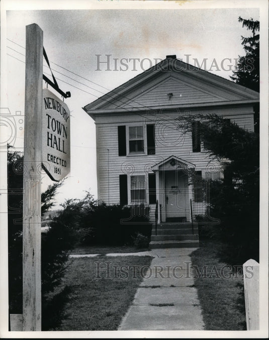 1971 New Bury Township Hall RT 87 and Aurora Road Ohio-Historic Images