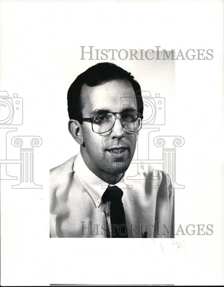 1986 Press Photo Employee Mike Mentrek - cvb12224 - Historic Images