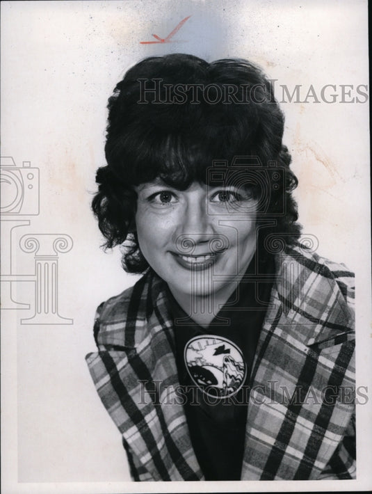 1973, Plain Dealer's Janet McCue with her waved hair - cvb12230 - Historic Images