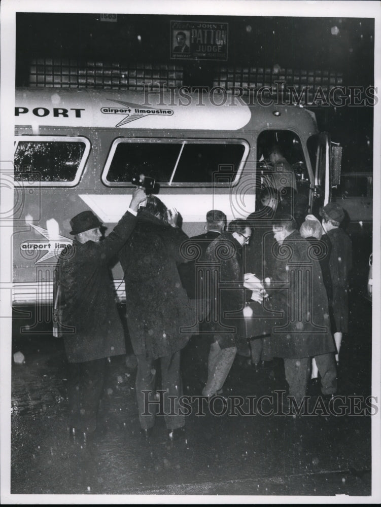 1966, Jury on Sheppard Trial brake wind & rain to bus for trip to hot - Historic Images