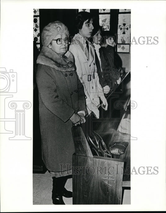 1981 Press Photo Vera Demyaryreb with her children - cvb12362 - Historic Images
